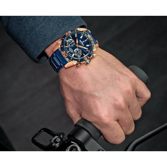 Pozłacany zegarek męski inteligentny Festina.