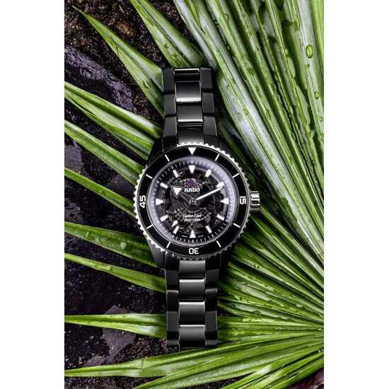 Rado Captain Cook High-Tech Ceramic.