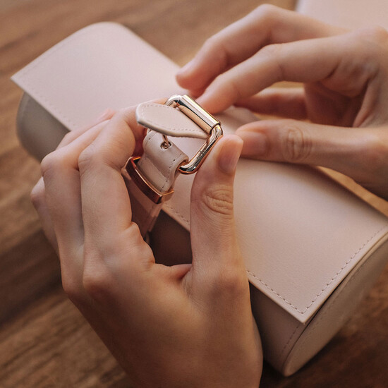 Tradycyjna sprzączka.