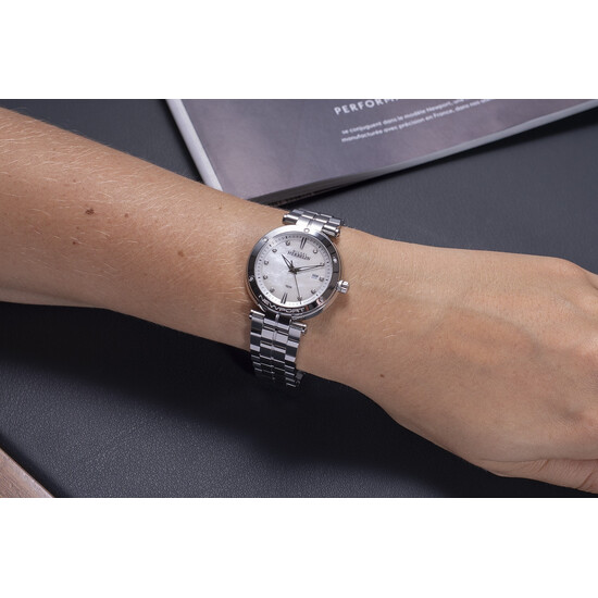 Herbelin Newport na nadgarstku