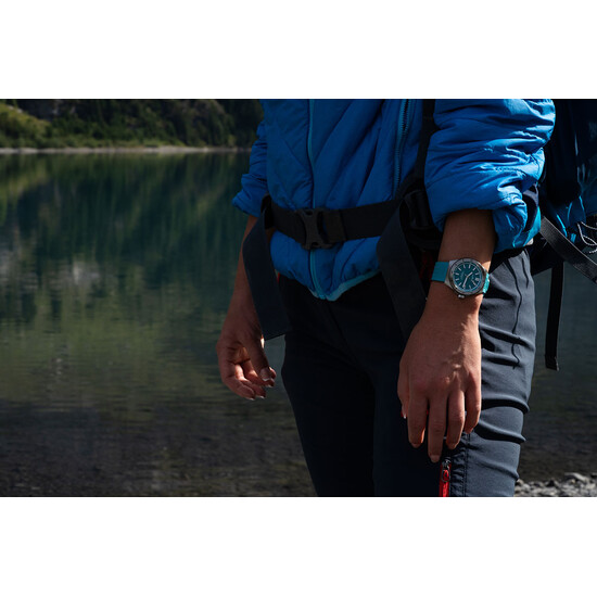 Funkcjonalny zegarek damski na pasku Fortis.