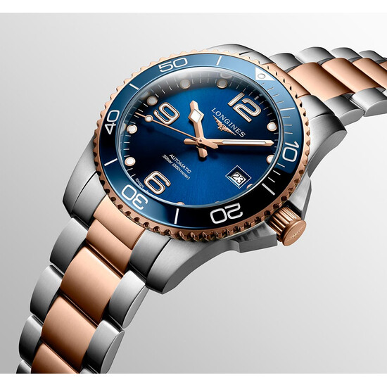 Ceramiczny niebieski pierścień nurkowy w zegarku Longines L3.781.3.98.7