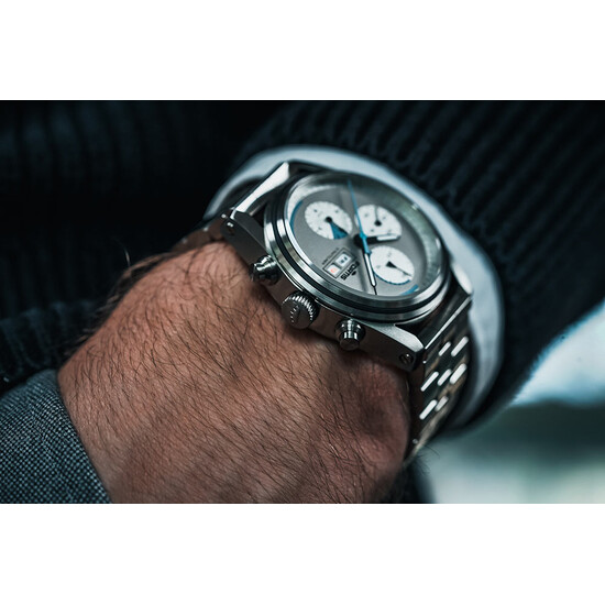 Zegarek ze stoperem Fortis Cool Gray.