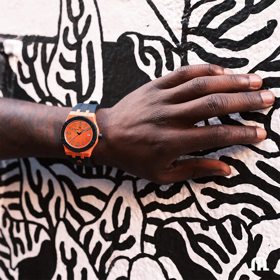 Zegarek z kopertą z tide ocean material.