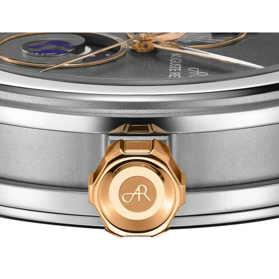 Ażurowa i pozłacana koronka z logo AR