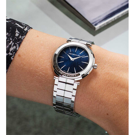 Herbelin Newport Slim na nadgarstku