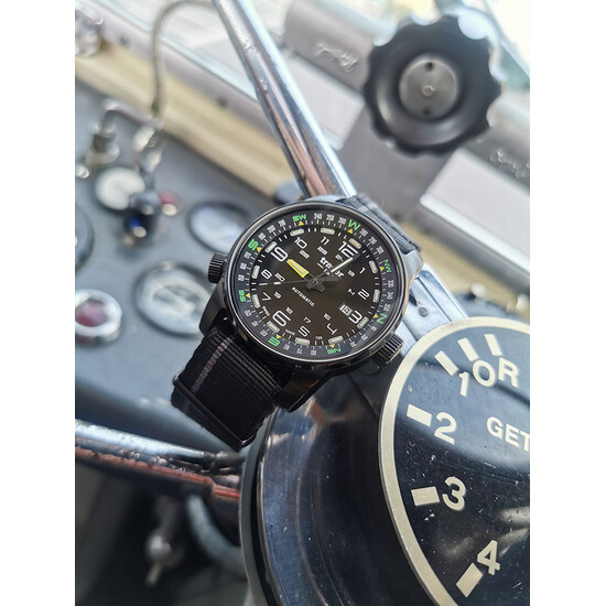 Taktyczny zegarek Traser