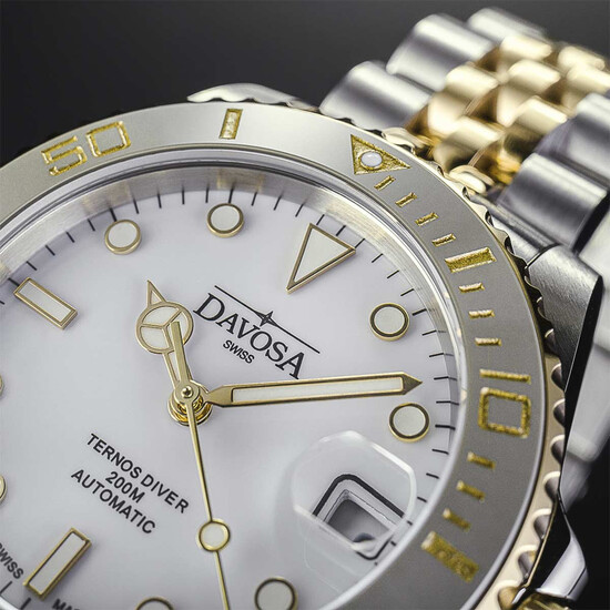 Biała tarcza w zegarku Davosa Ternos Medium Automatic 166.197.02