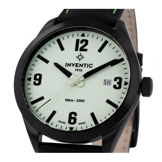 Zegarek z luminescencyjną tarczą