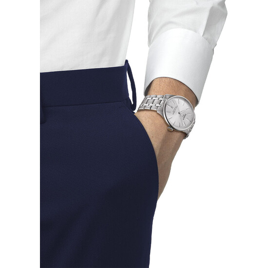 Zegarek Tissot na ręku