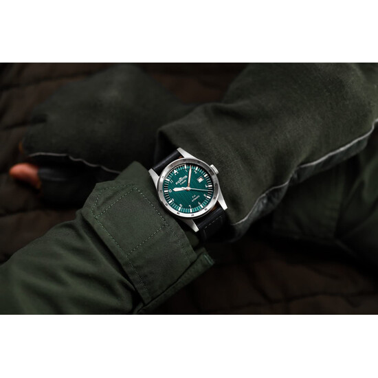 Zegarek Fortis na nadgarstku