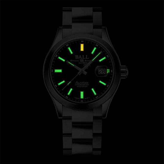 Podświetlenie trytowe w zegarku Ball