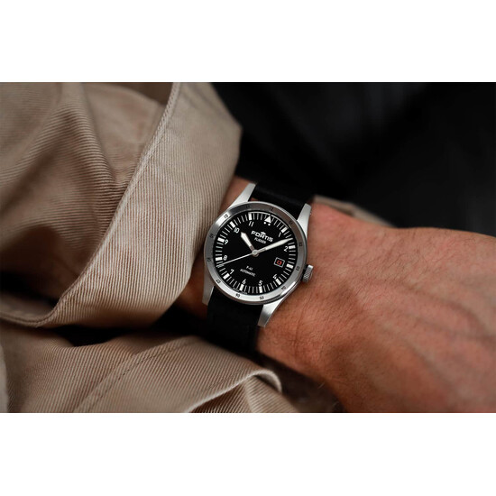 Automatyczny zegarek Fortis na ręku