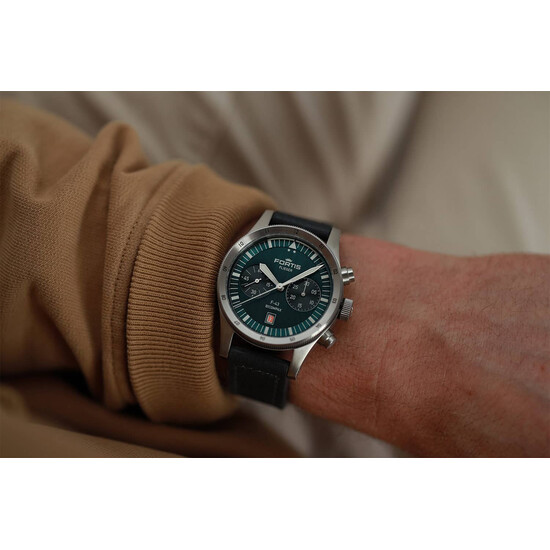 Zegarek Fortis na ręku