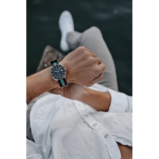 Zegarek Certina na nadgarstku