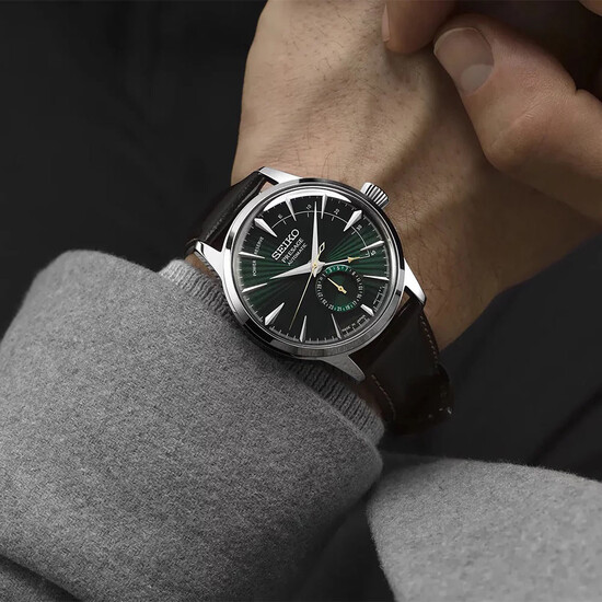 Zegarek Seiko na nadgarstku