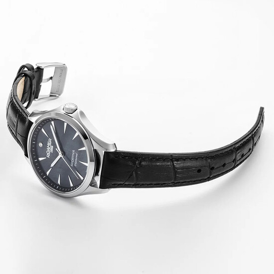 Zegarek z masą perłową Roamer