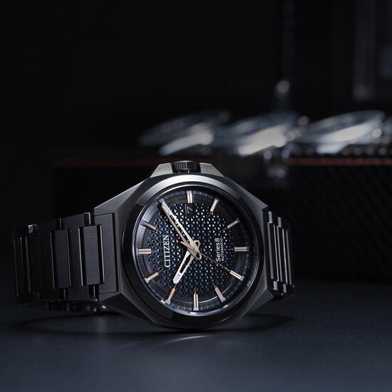 Zegarek z masą perłową Citizen