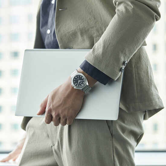 Zegarek męski z czarną tarczą Citizen