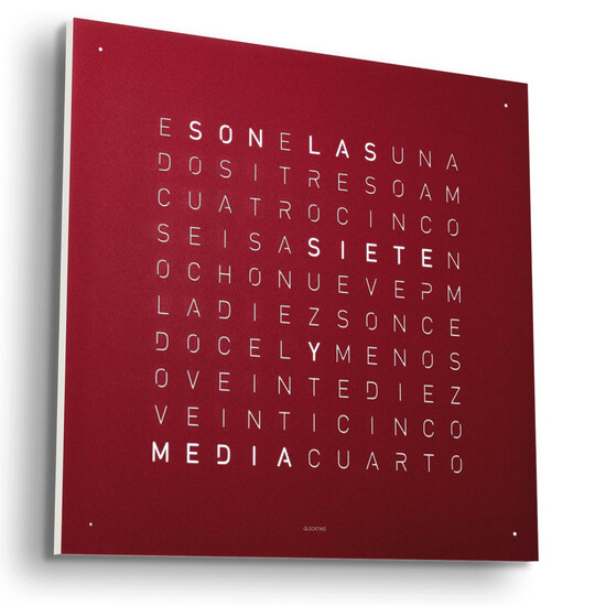 Qlocktwo Earth 45 Red Velvet zegar z miękkim wykończeniem w kolorze czerwonym. Język hiszpański