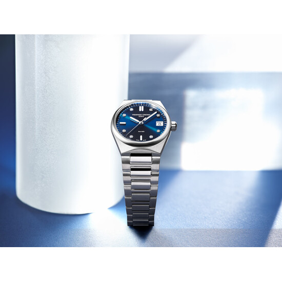 Zegarek damski Frederique Constant na bransolecie