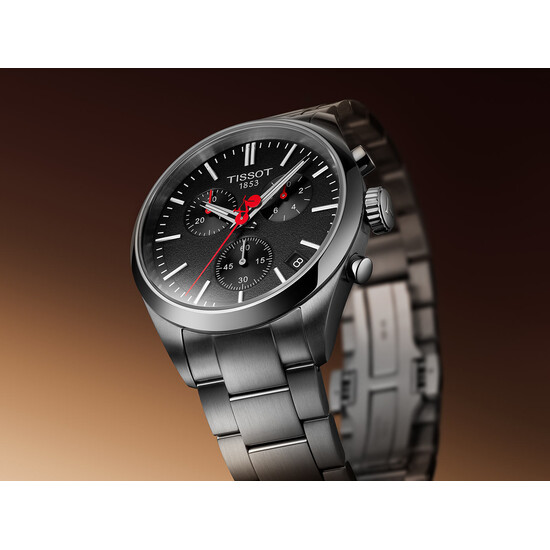 Sportowy zegarek męski z czarną tarczą Tissot