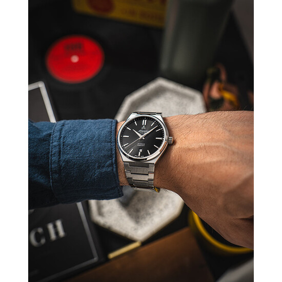 Srebrny zegarek męski z czarną tarczą Atlantic Seawave