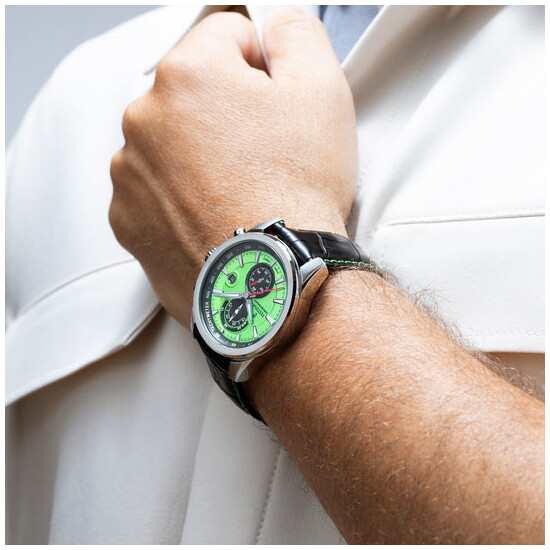 Zegarek Festina Timeless na ręku