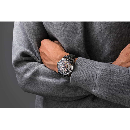 Zegarek Aerowatch na nadgarstku