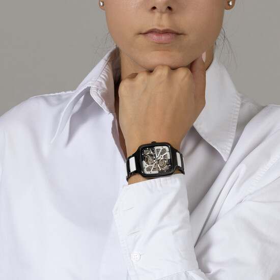 Zegarek Rado na damskim nadgarstku