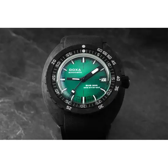 Zegarek nurkowy z pierścieniem do odmierzania czasu nurkowania Doxa SUB 300