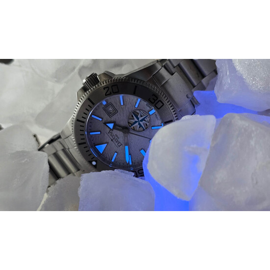 Podświetlona tarcza zegarka Davosa