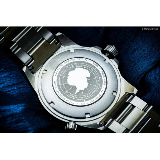 Grawer na deklu zegarka Davosa