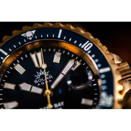 Zegarek nurkowy z podświetlanymi oznaczeniami Solar Aqua