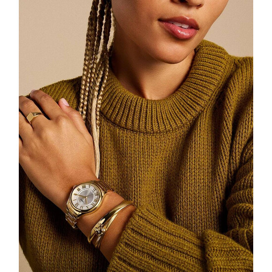 Zegarek Fossil Gilmore na nadgarstku