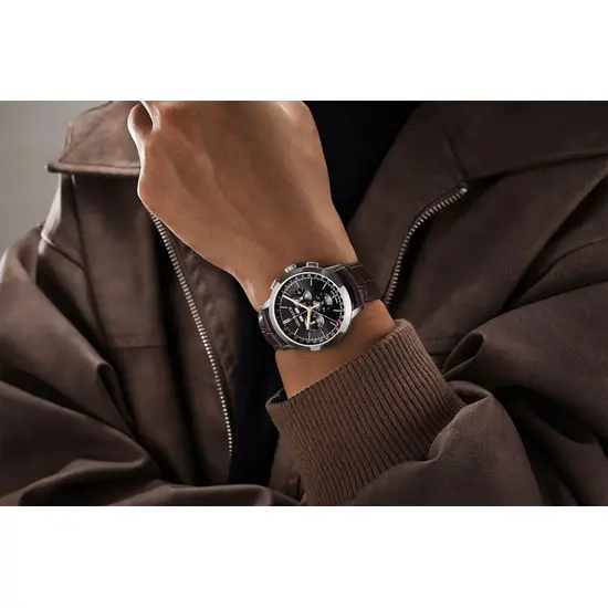 Zegarek Aerowatch Les Grandes Classiques Chrono Quartz A 89992 AA03 na ręce