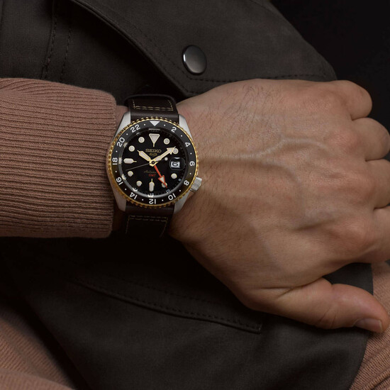 Seiko 5 Sports GMT SKX Re-Interpretation na ręku