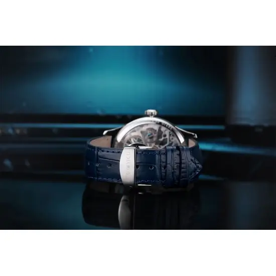 Niebieski pasek skórzany z zapięciem motylkowym