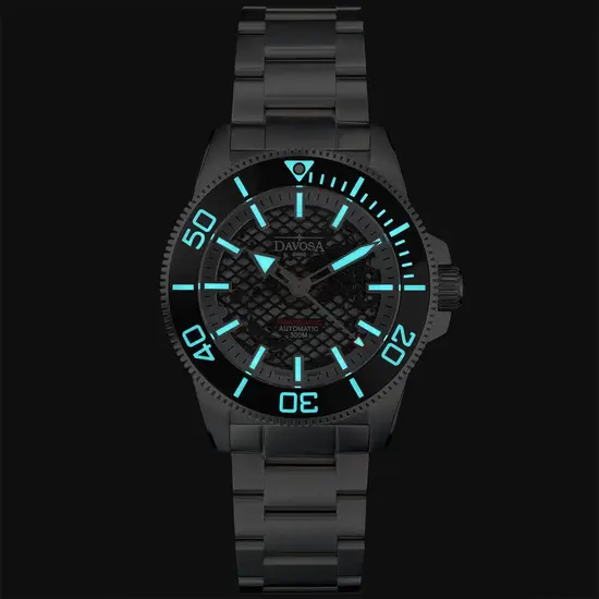 Podświetlenie w zegarku Davosa Argonautic 41 Shark Diver Limited Edition 161.541.50