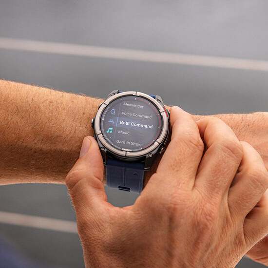 Garmin Quatix 8 z tytanową ramką