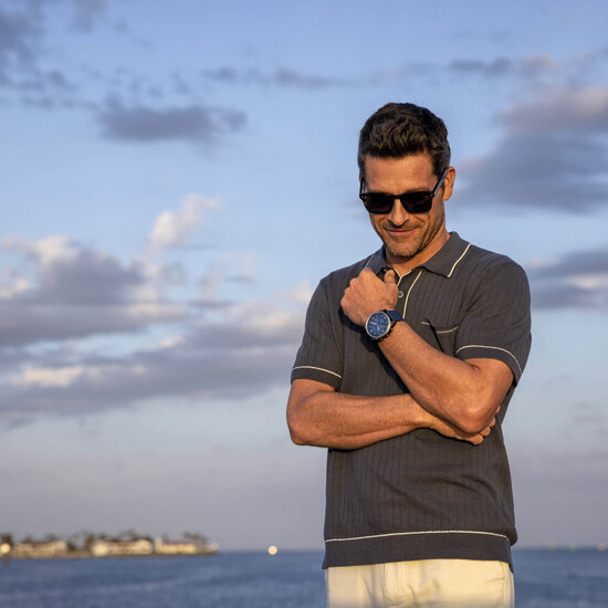 Garmin Quatix 8 na ręku