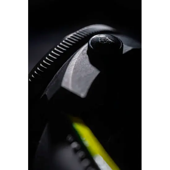 Zakręcana koronka w zegarku Squale T-183 Forged Carbon Yellow