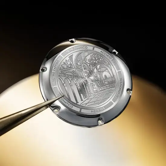 Zakręcany dekiel z grawerunkiem Bazyliki św. Marka