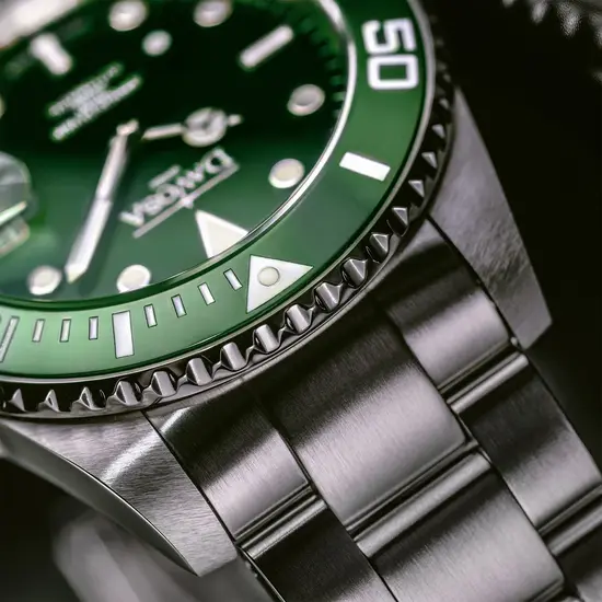 Zegarek Davosa Ternos Ceramic 161.555.70.W z zielonym pierścieniem z ceramiki