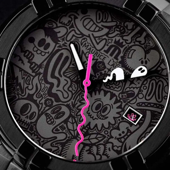 Ekskluzywna grafika WOTTO na tarczy zegarka