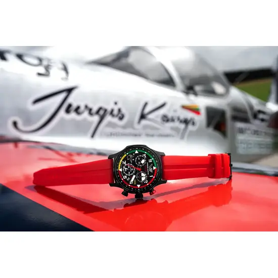 Zegarek męski Vostok Europe z podpisem litewskiego pilota Jurgis Kairys na tarczy