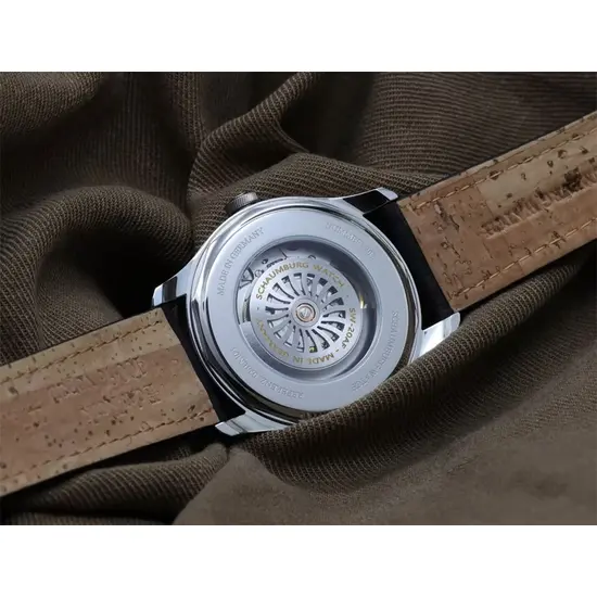 Przeszklony dekiel ukazujący mechanizm automatyczny