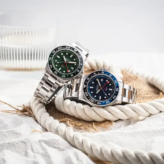 Atlantic Mariner GMT z niebieską i zieloną tarczą na stalowych bransoletach Oyster