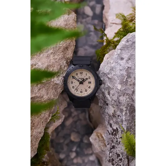 Męski zegarek traser z czarną kopertą z polimeru GFRP