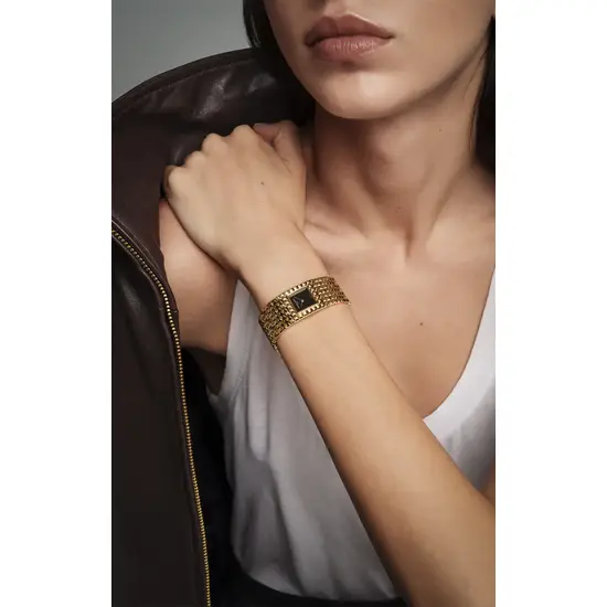 Zegarek biżuteryjny Frederique Constant FC-200ONB1MC5B na ręku